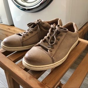 NWOT Born Leather Sneakers Size 8.5M